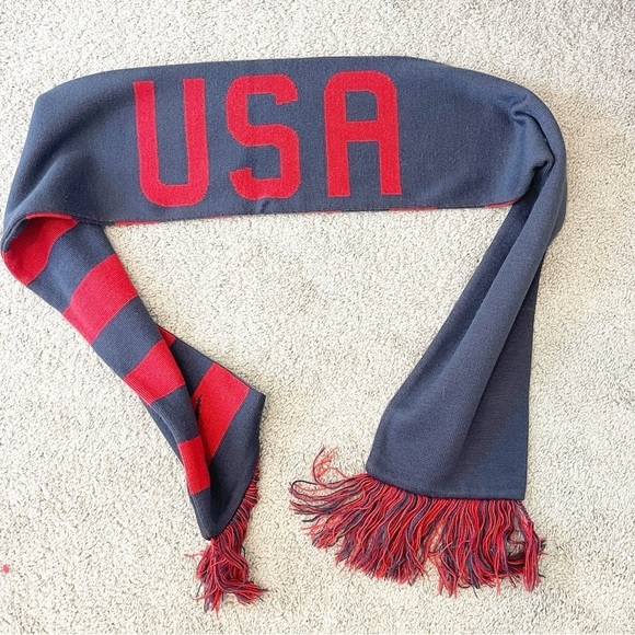 Nike Unisex Scarf Rectangle USA Soccer USMNT Acrylic Tassels Blue Red Reversible - Picture 5 of 9